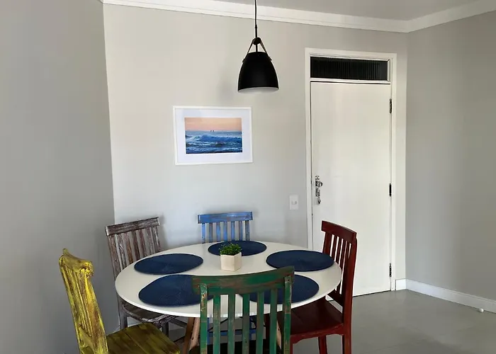 Apartamento Em Frente A Praia Martin De Sa Com Piscina.
