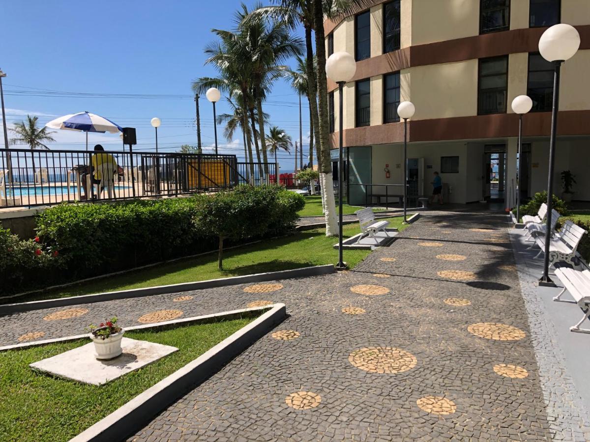 Em Frente A Martin De Sa Com Piscina. *