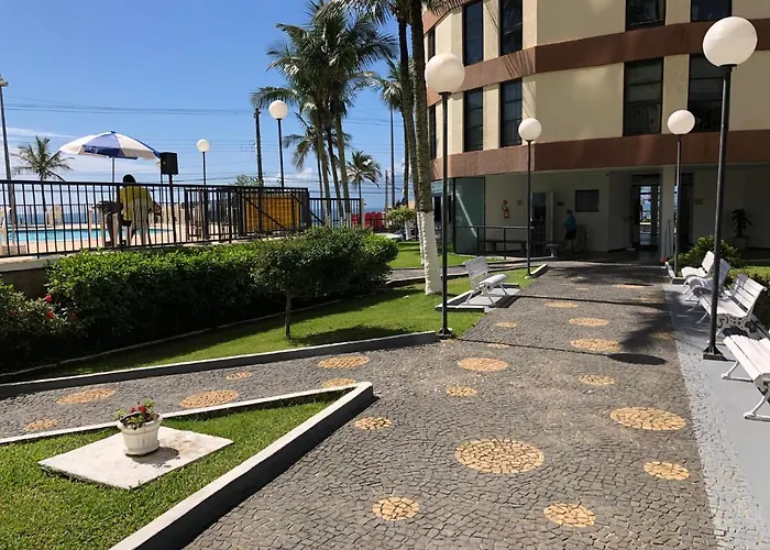 Apartamento Em Frente A Praia Martin De Sa Com Piscina.